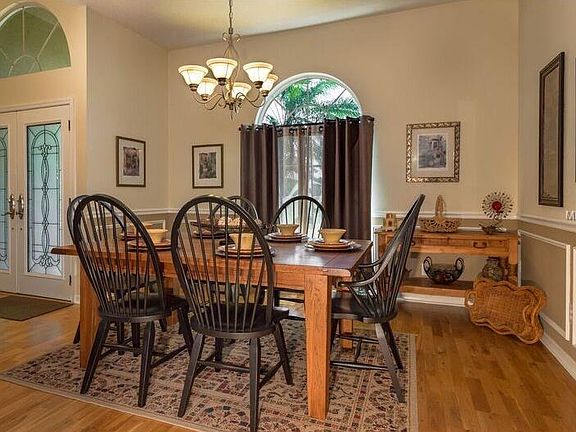 4th image of 1401 Deerbourne Dr