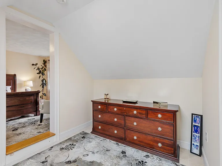 186 Salem St — Photo 15