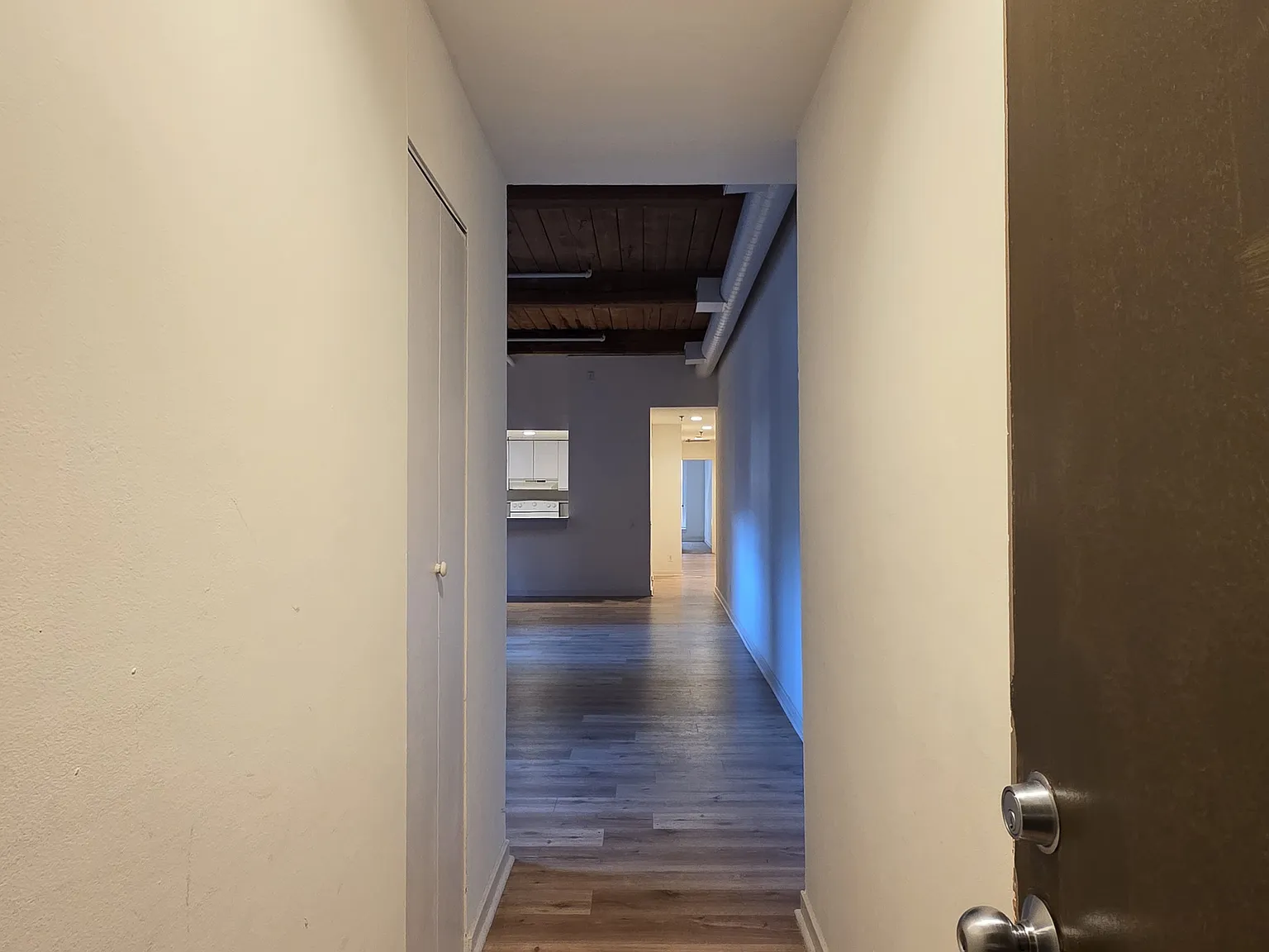 2 bed, 950 sqft, $2,375 — Photo 3