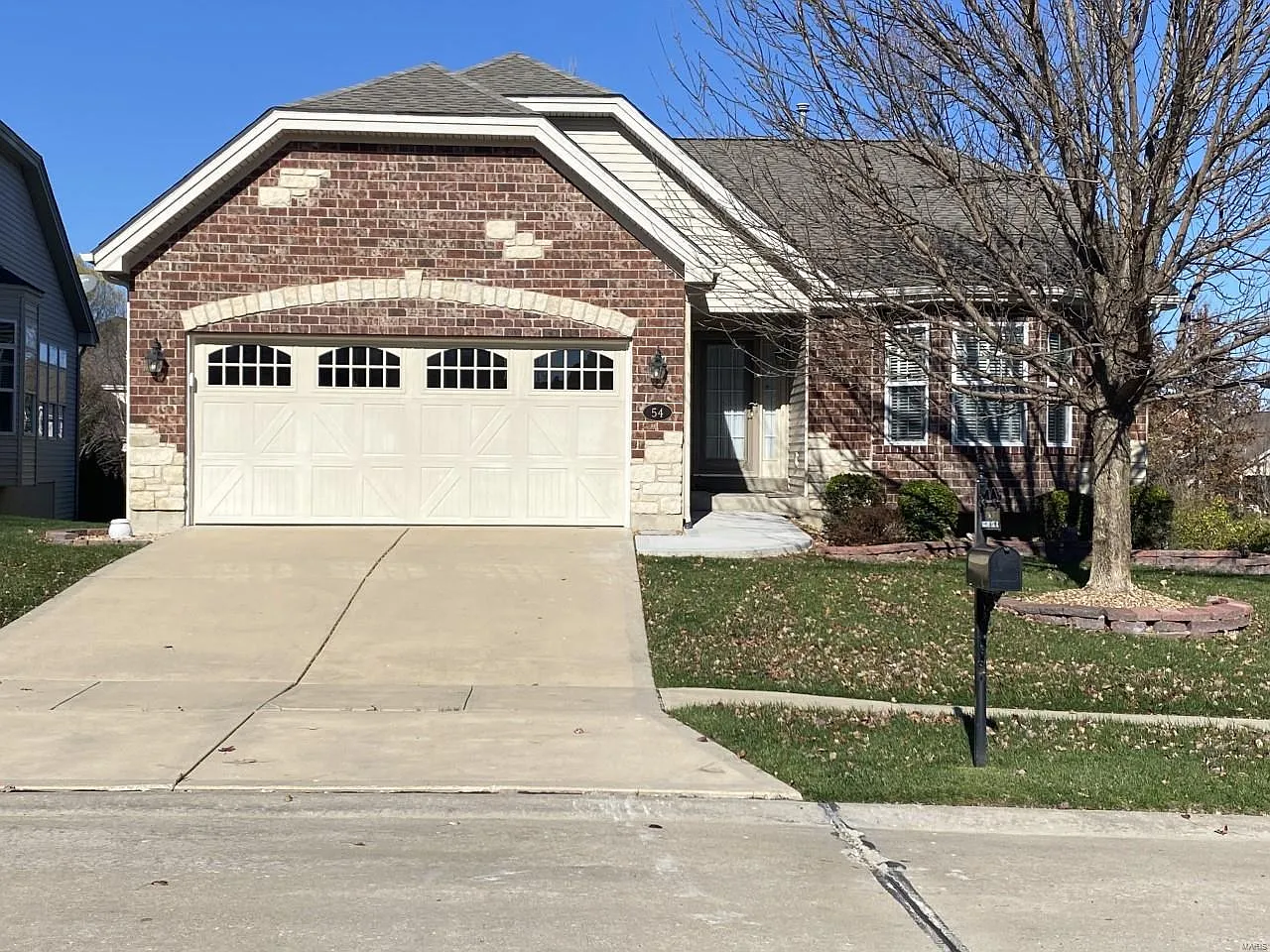54 Burgundy Place Dr photo 1