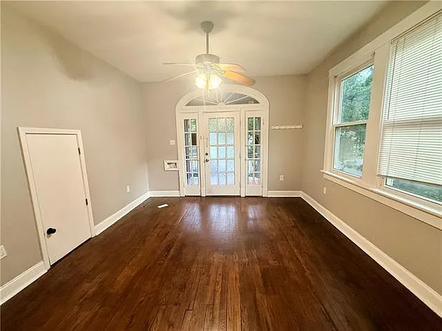 3 bed, 2.0 bath, 1400 sqft, $1,750 — Photo 4