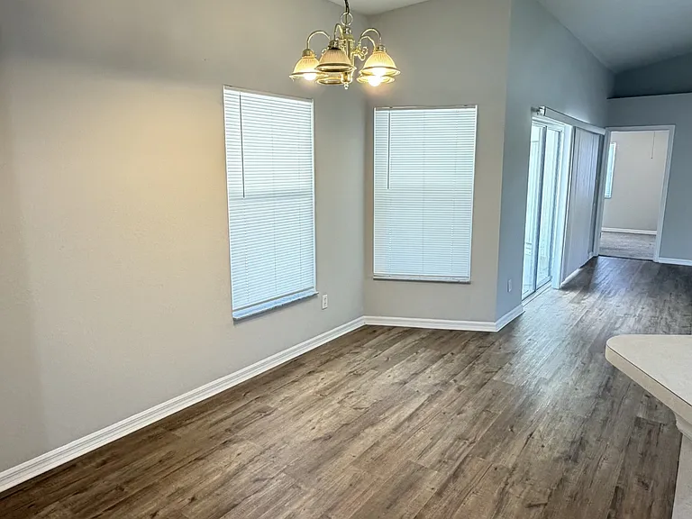 1229 SE 21st Pl — Photo 4