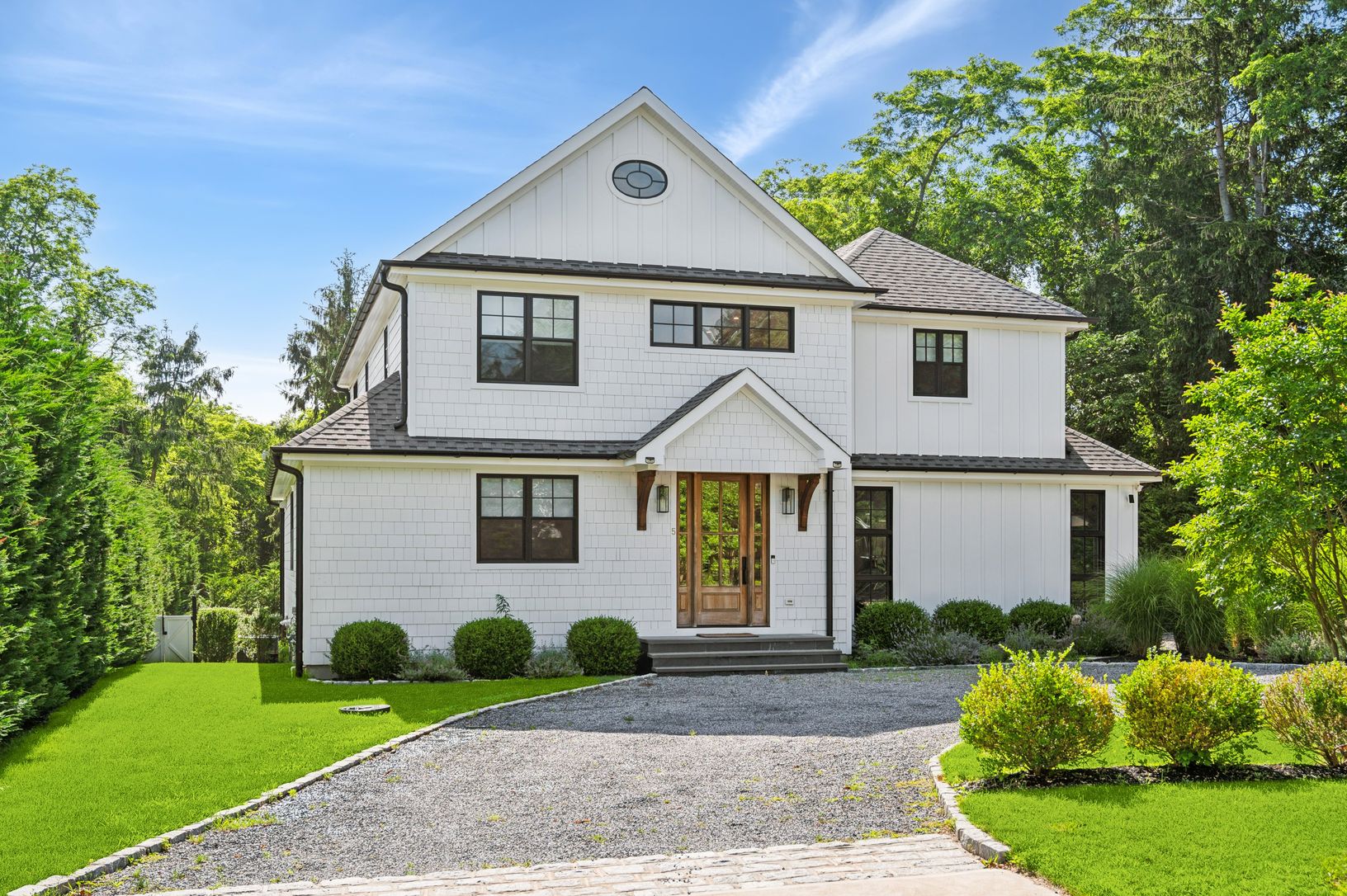  Welcome to 5 Kings Ln in Southampton, NY!