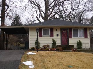 426 E Glendale Rd, Saint Louis, MO 63119