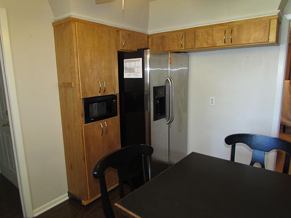 5th image of 16 Old Lakeview Dr