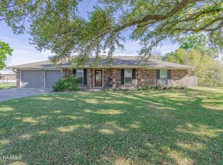 917 E Butler St, Rayne, LA 70578