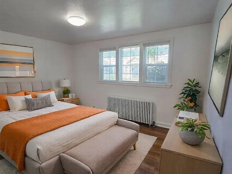 449 NE Winchester St — Photo 4