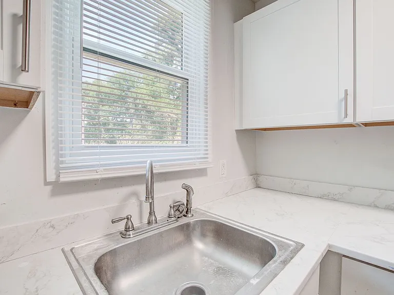 7221 Patricia Dr — Photo 24