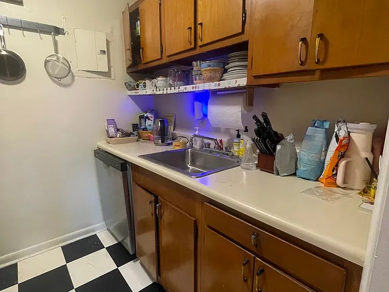 3425 Kensington Avenue — Photo 35