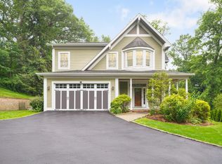 699 Ardsley Rd, Scarsdale, NY 10583