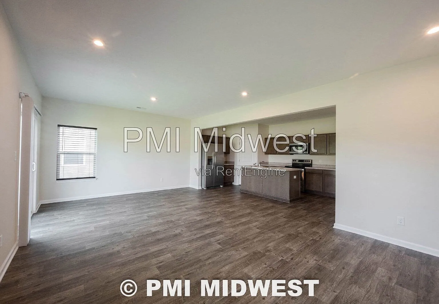 4 bed, 3.0 bath, 1932 sqft, $1,900 — Photo 4