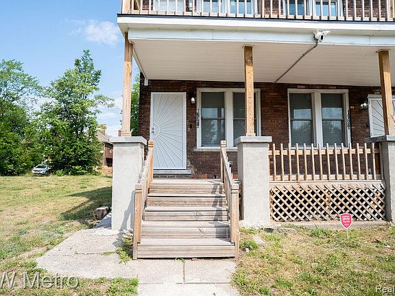 3rd image of 1668 Blaine St