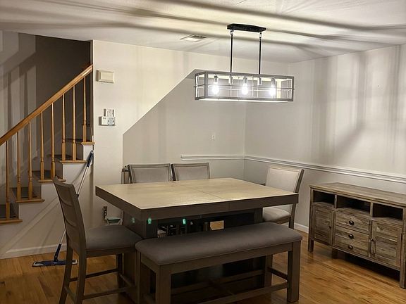 3rd image of 22 Santa Monica Ln