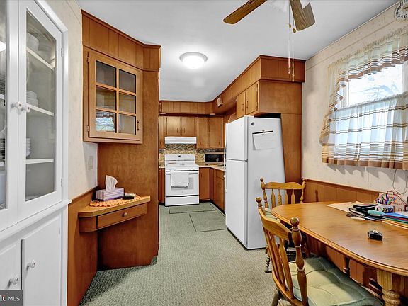 3rd image of 9 Wingert Rd