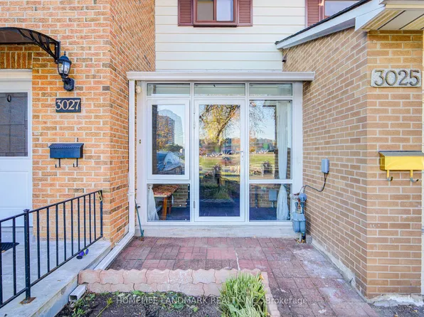 3025 Bridletowne Cir, Toronto, ON M1W 2C9