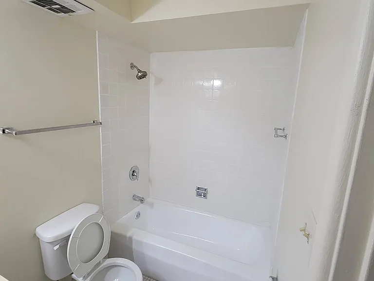 9937 S Cicero Ave #405 — Photo 7