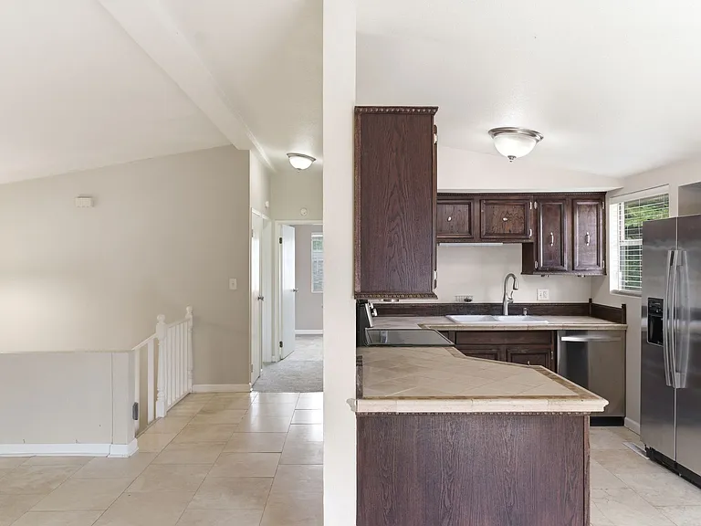 429 S Miller St — Photo 7
