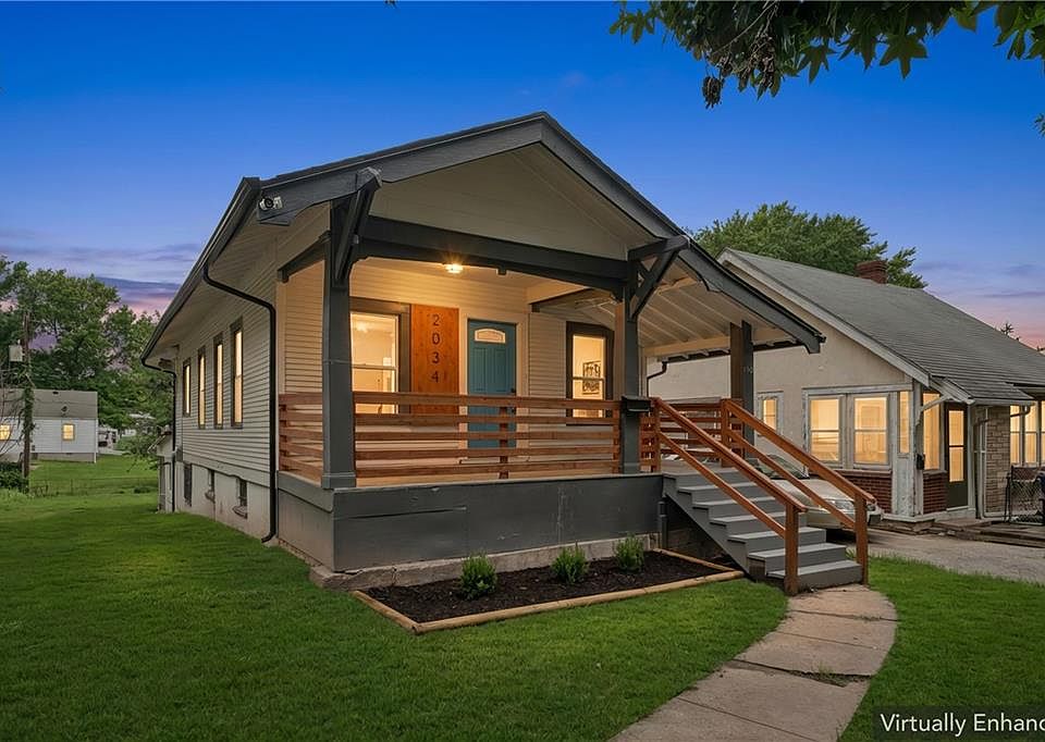 1st image of 2034 Oakley Ave