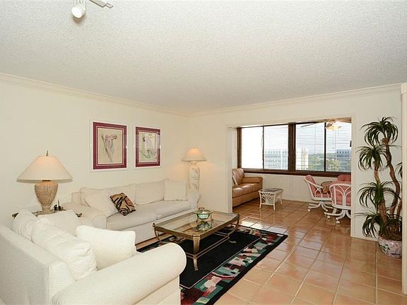 3rd image of 1125 W Peppertree Dr APT 607