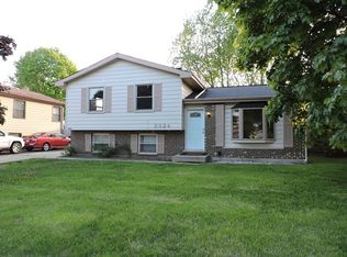 3324 N Lewis Ave, Waukegan, IL 60087