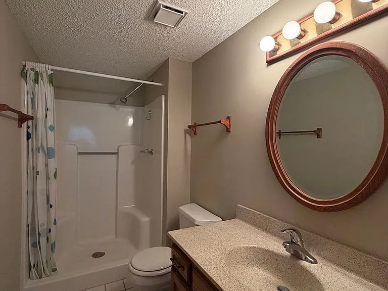 5642 Royal Oaks Dr — Photo 19
