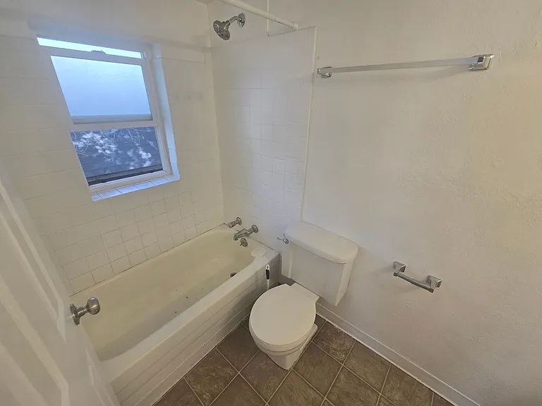 910 Sahwatch St — Photo 11