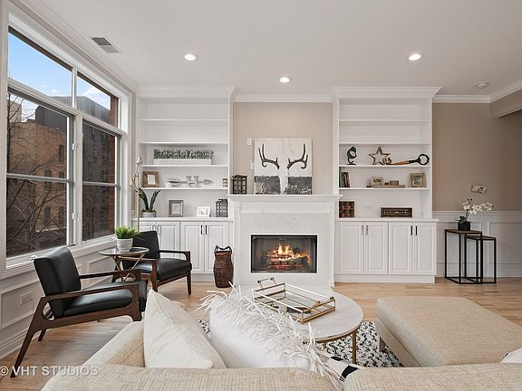 3rd image of 950 W Huron St Unit 305