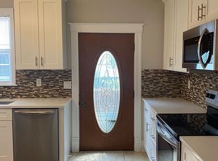 6119 8th Ave, Kenosha, WI 53143