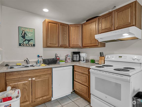 5th image of 10613 10615 Sheridan Avenue S