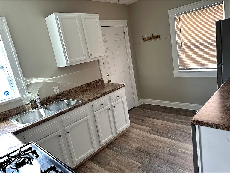 2607 Medary Ave — Photo 4