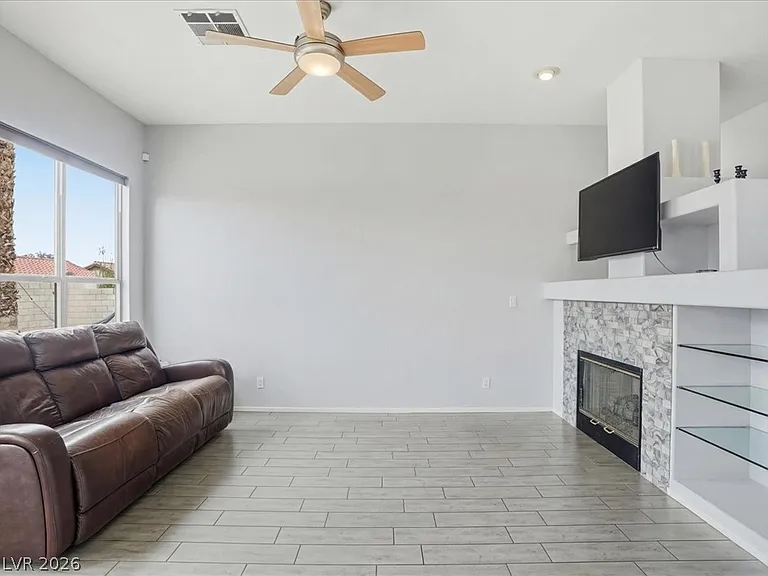 1562 Harwood Ave — Photo 13