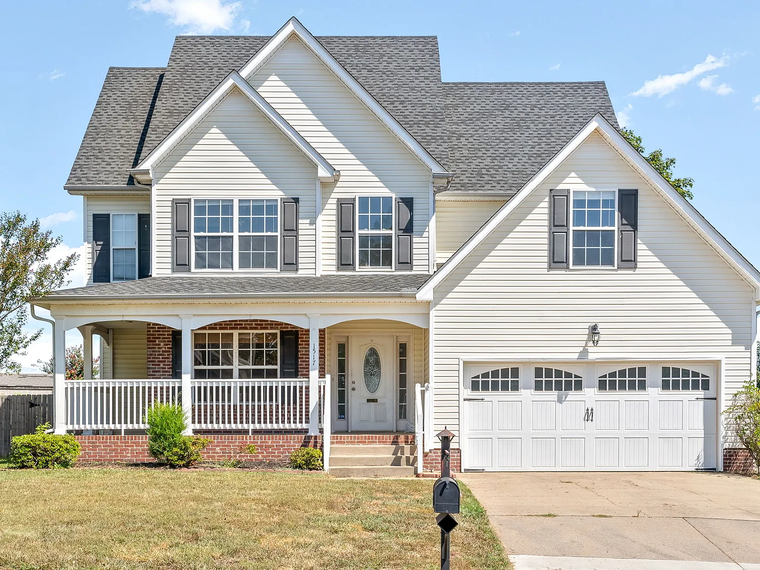 4 bed, 2.5 bath, 2248 sqft, $2,100 — Photo 1