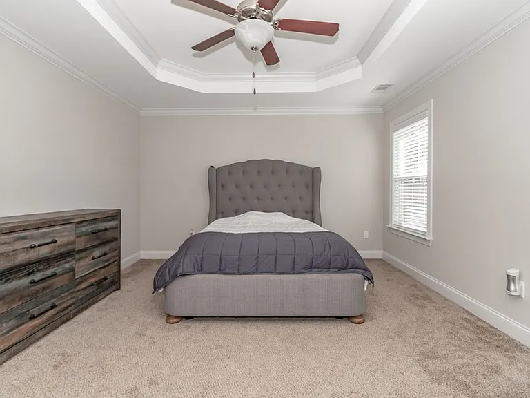 2112 Kinsale Ave — Photo 24