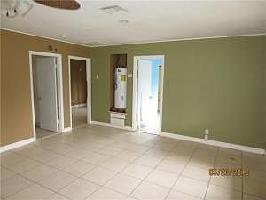 4th image of 5906 Bamboo Dr