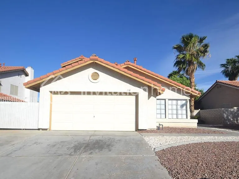 330 Templeton Dr — Photo 1