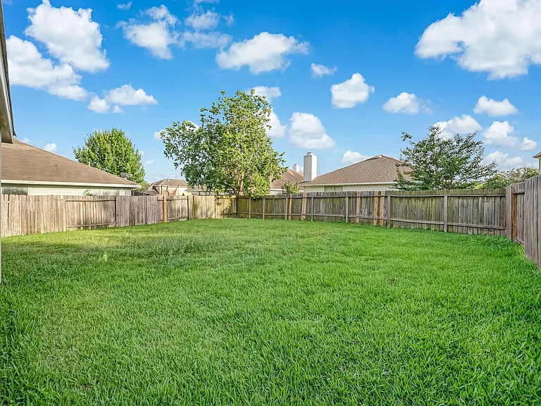18439 Sunrise Oaks Ct — Photo 29