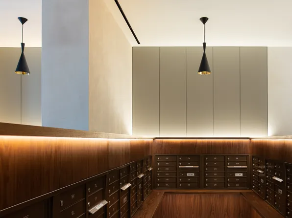 300 East 34th Street image 30 of 47