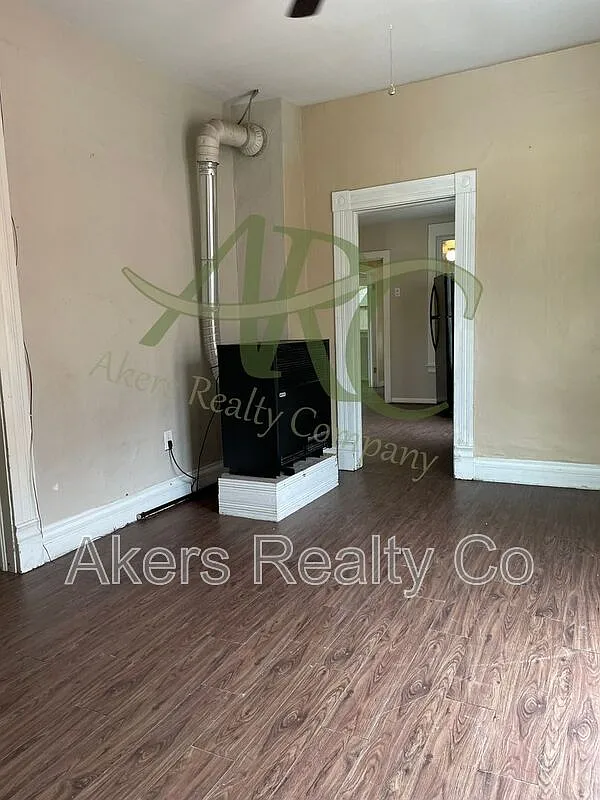 2 bed, 1.0 bath, 804 sqft, $1,025 — Photo 4