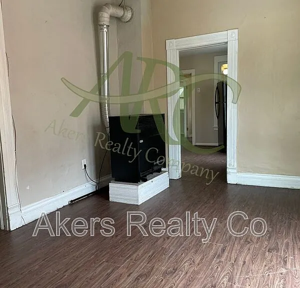 1216 Cedar St — Photo 4