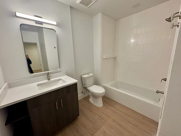 701 Clarendon Ave #B — Photo 11