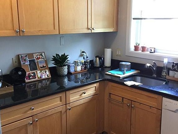 3rd image of 166 W Lincoln St APT 4