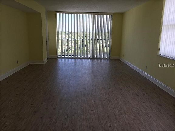 3rd image of 100 Oakmont Ln APT 804