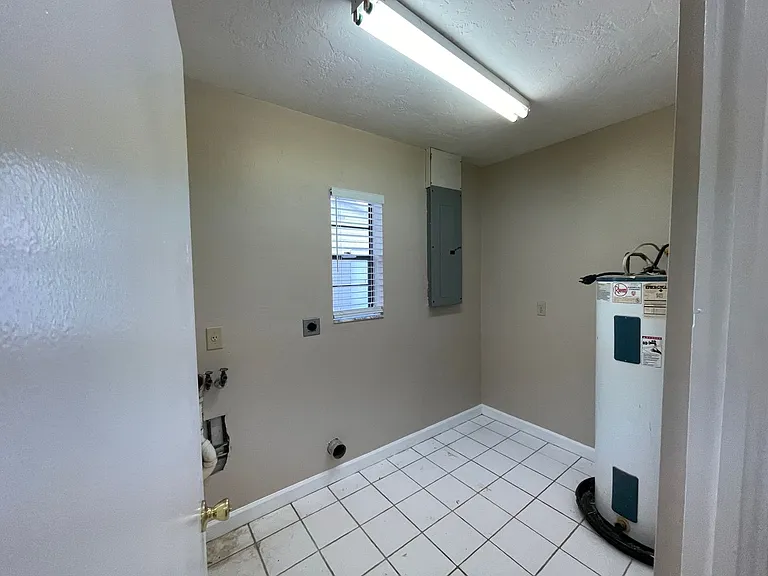 9320 NW Highway 225A — Photo 14