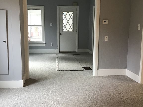 4th image of 20 Wilmot St