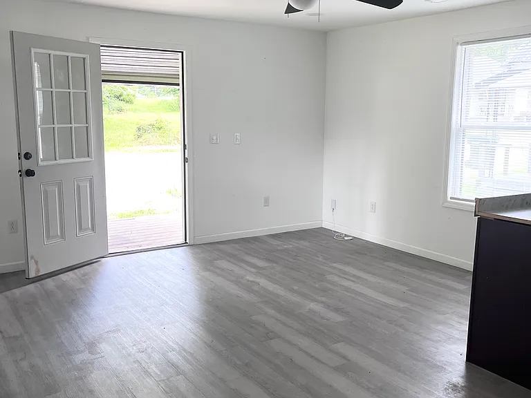 1410 Jones St — Photo 8