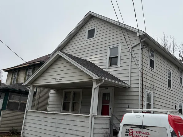 1115 Porter St, Lansing, MI 48906