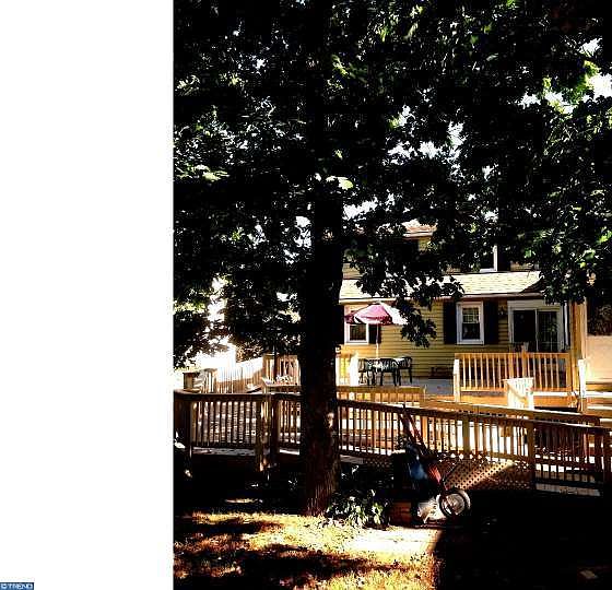 2nd image of 302 S Hawthorne Ave