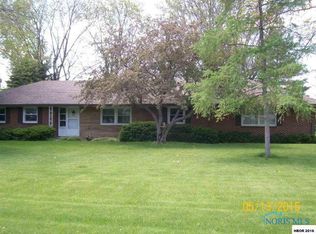 2511 Courtly Rd, Fostoria, OH 44830