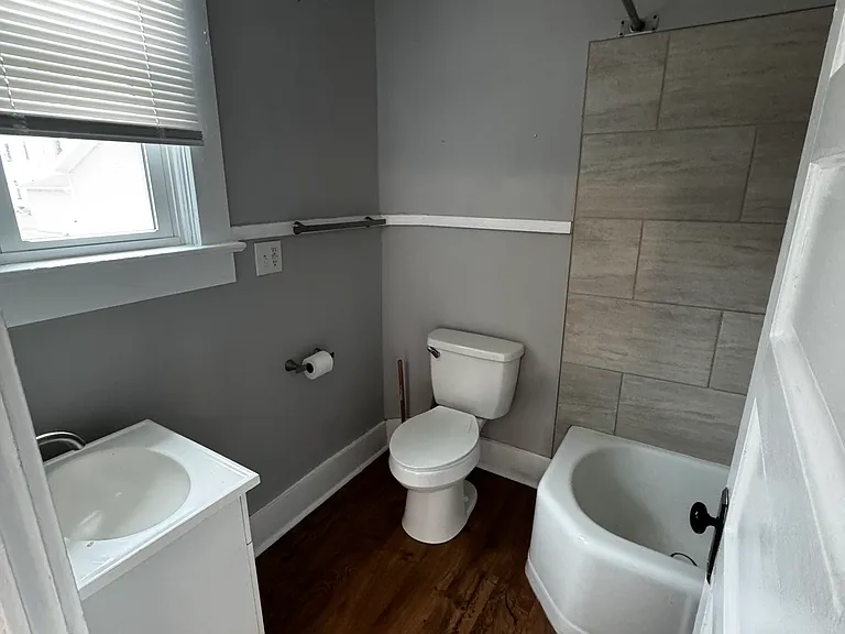 826 Columbia Ave #4 — Photo 5