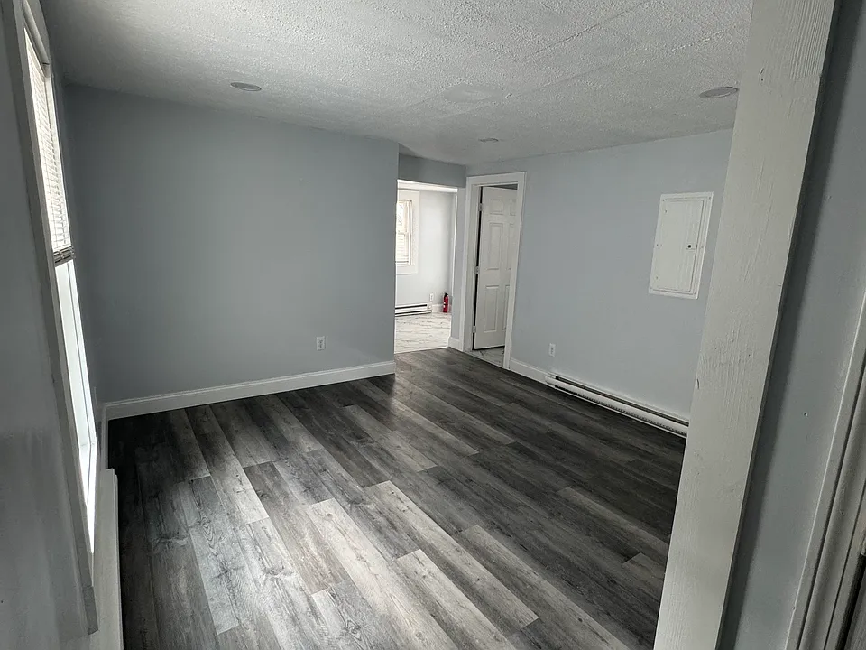 66 Pecker St #2R